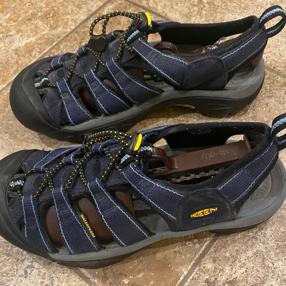 Keen Navy Women’s Size 9 Outdoor Sandals
